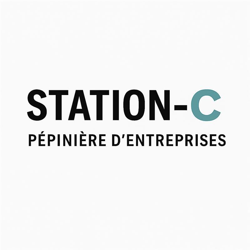 Logo Station C avec fond blanc et texte corrige